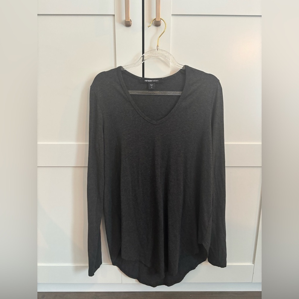 Fifteen Twenty Gray Long Sleeve Top Classic Casual Small